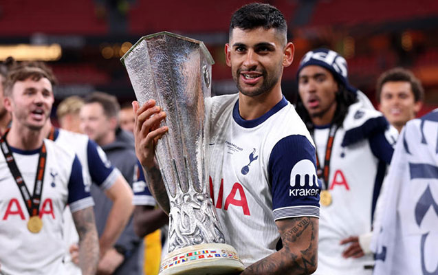 UEFA medal qalmaqalına görə üzr istədi